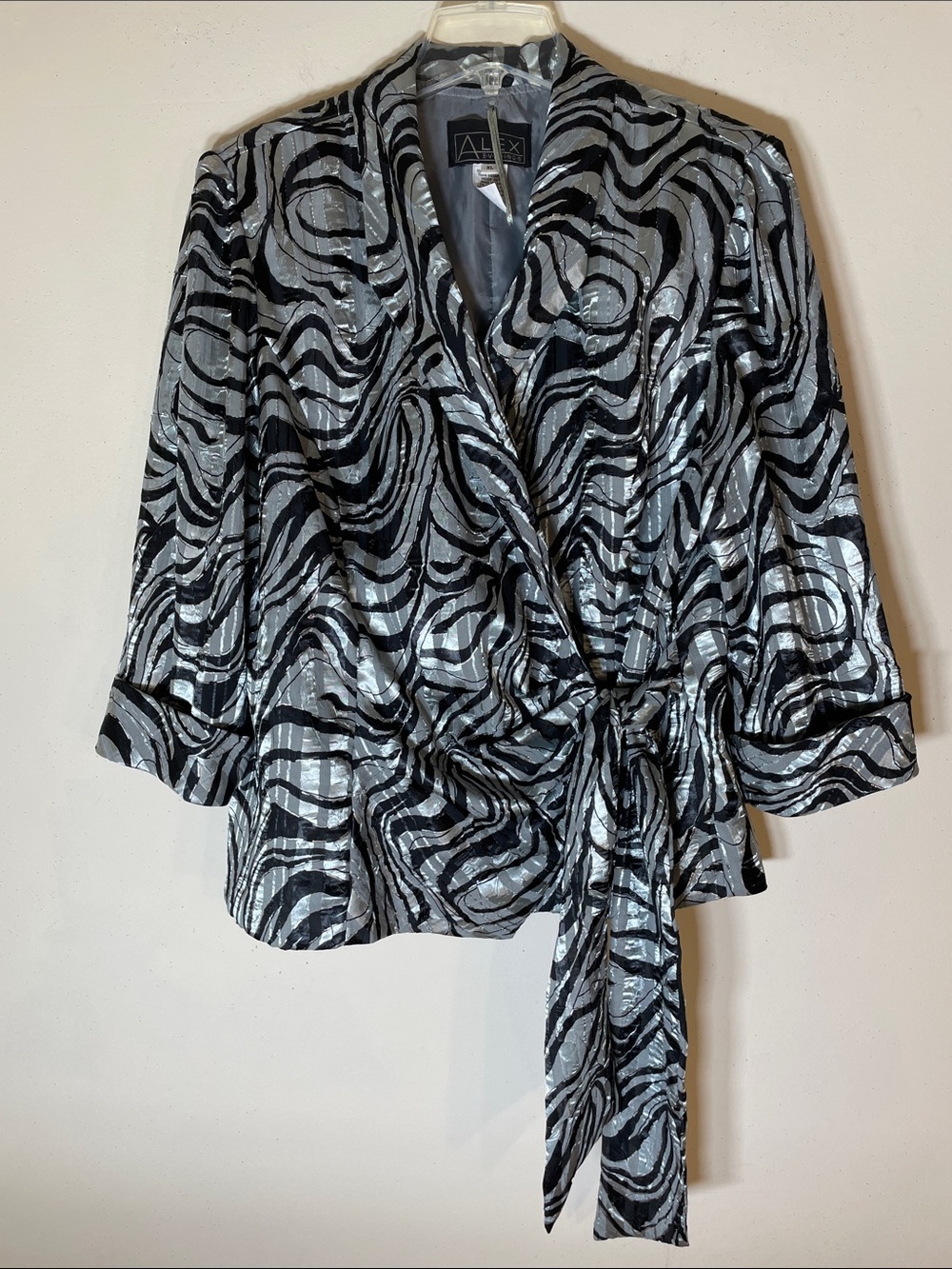 Like NEW! Alex Evenings Shimmer Black & Silver Metallic Wrap Blazer. XL.